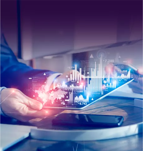 Data Science solution - Hombre usando tablet